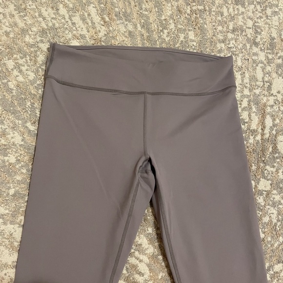 Fabletics grey mid rise powerhold leggings - Picture 2 of 3